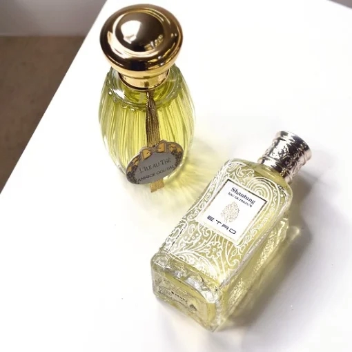 عطور فريدة تناسب الرجال والنساء