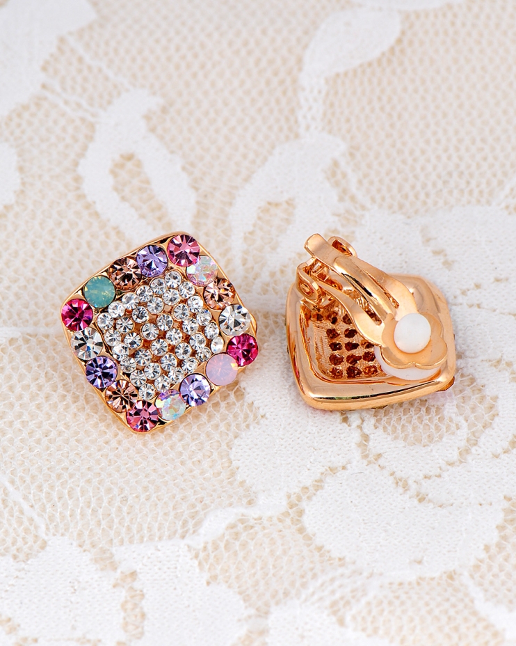 حلق اذن الحجر التشيكي وحجر عيون القط