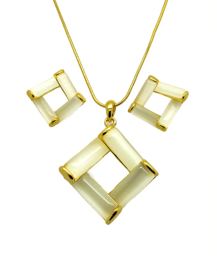 قلادة مع حلق أذن 