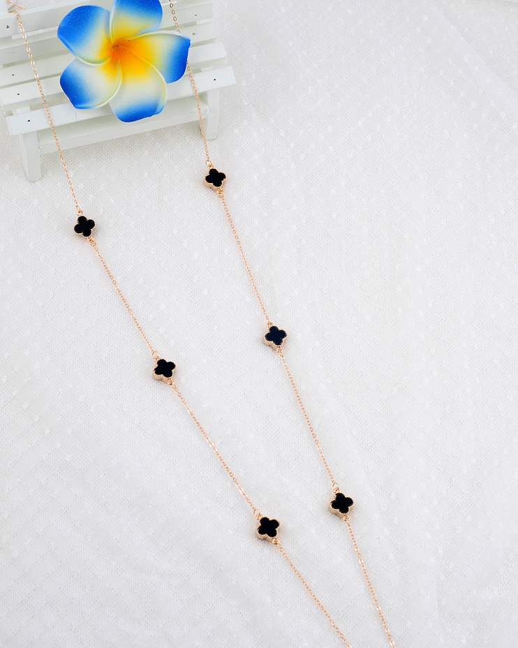 سلاسل بطلاء الذهب