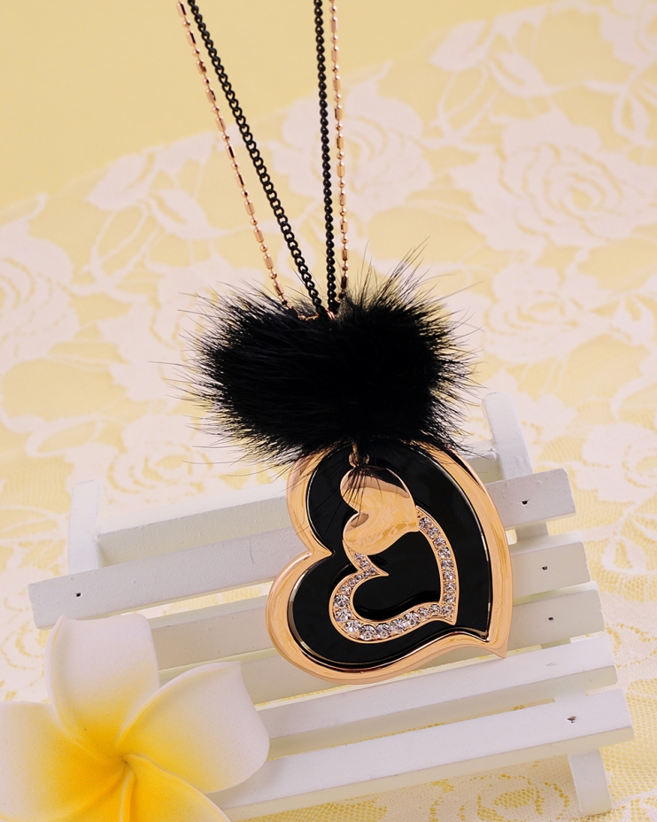 سلاسل بتصميم قلب والحجر التشيكي