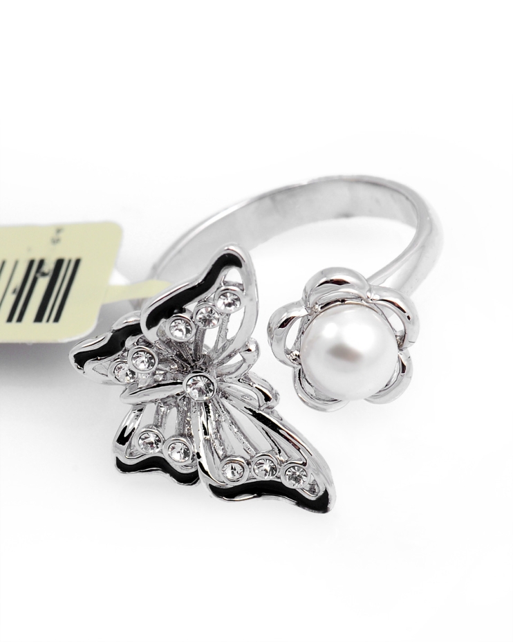 خاتم بتصميم فراشة