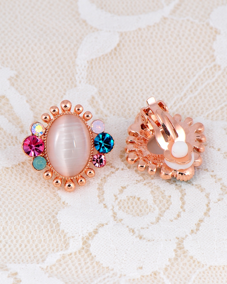 حلق اذن بالحجر التشيكي